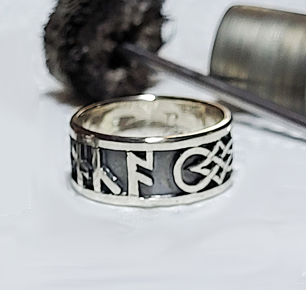 ring-waehlbare-runen-silber