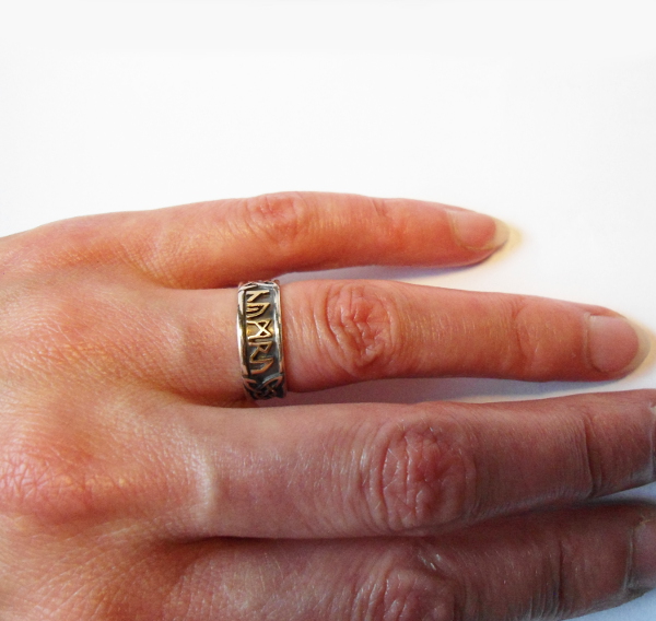 keltischer-ring-gold-runen-silber-2.jpg