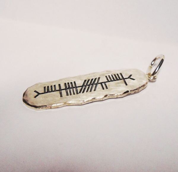 namens-anhaenger-silber-ogham-schrift.jpg