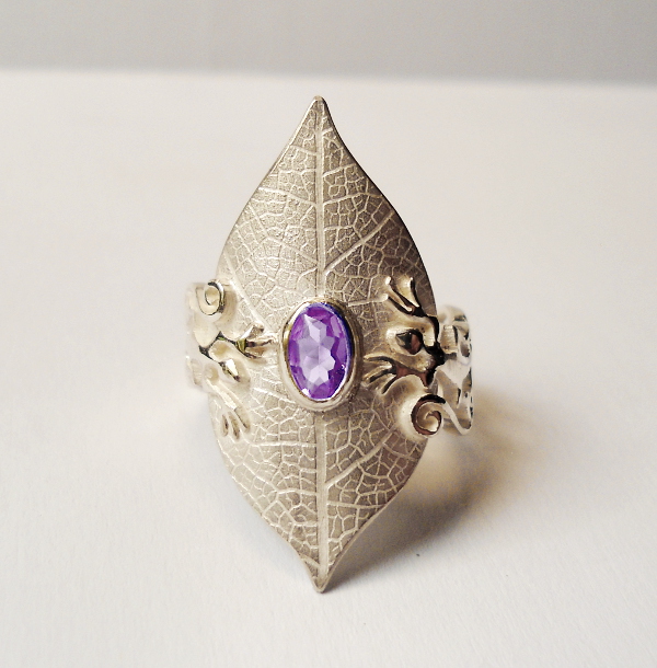 ring-blatt-silber-edelstein-eidechsen-amethyst.jpg