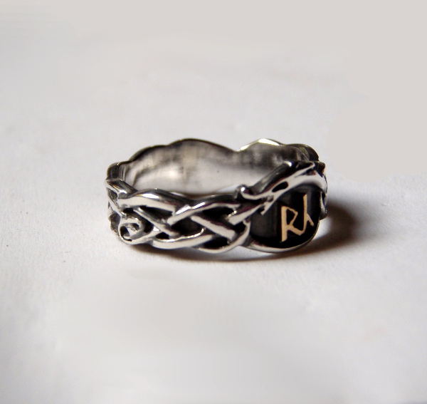 ring-runen-monogramm-urnesstil-silber-rotgold.jpg