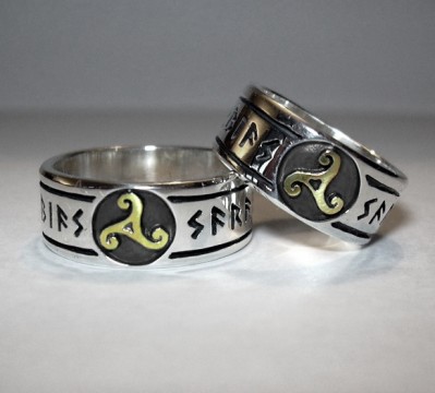 ring-triskele-silber-gold-runen.jpg