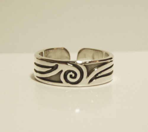 zehenring-mit-hopimuster-silber.jpg